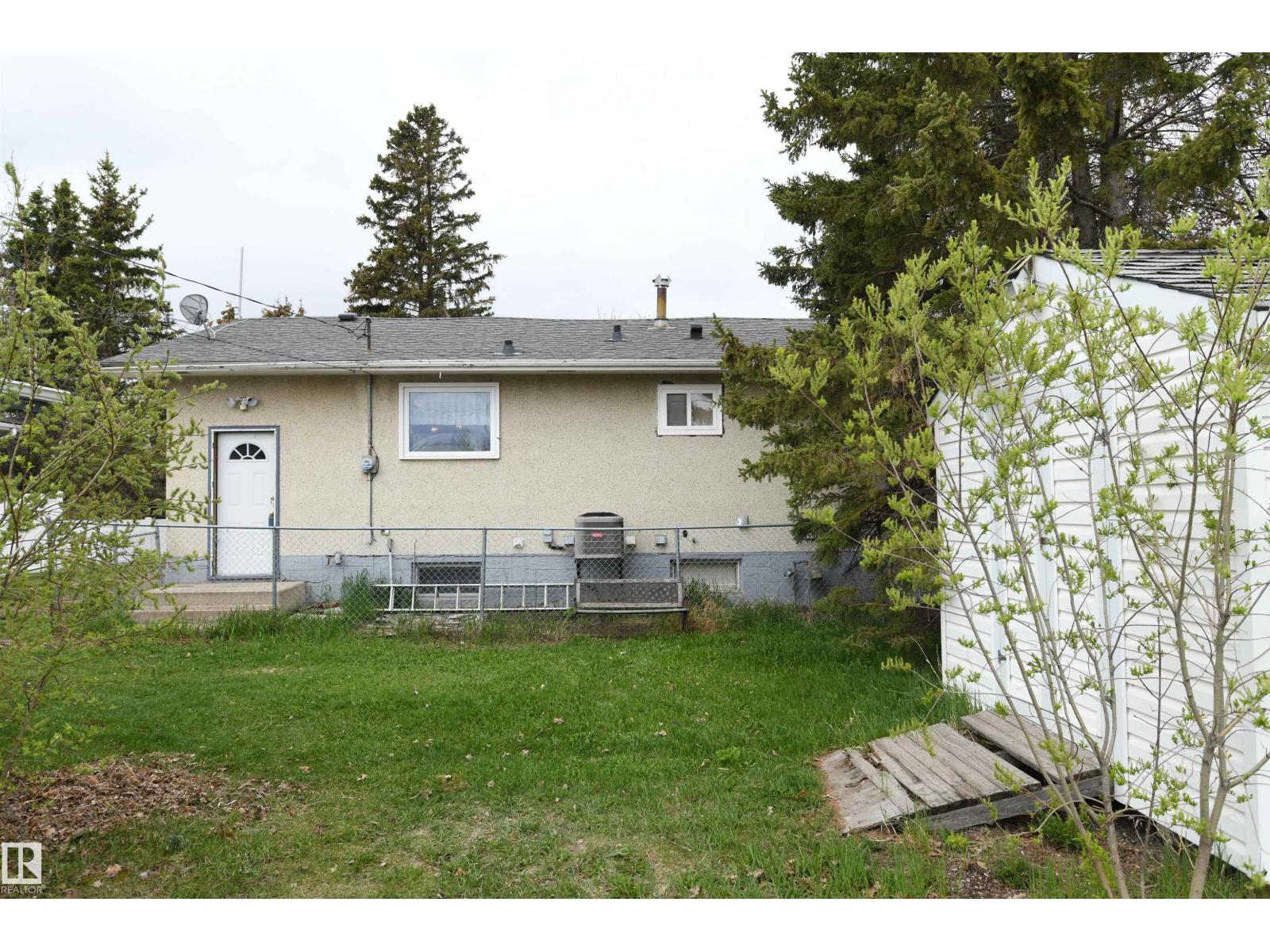 30 PRINCE DR - 6