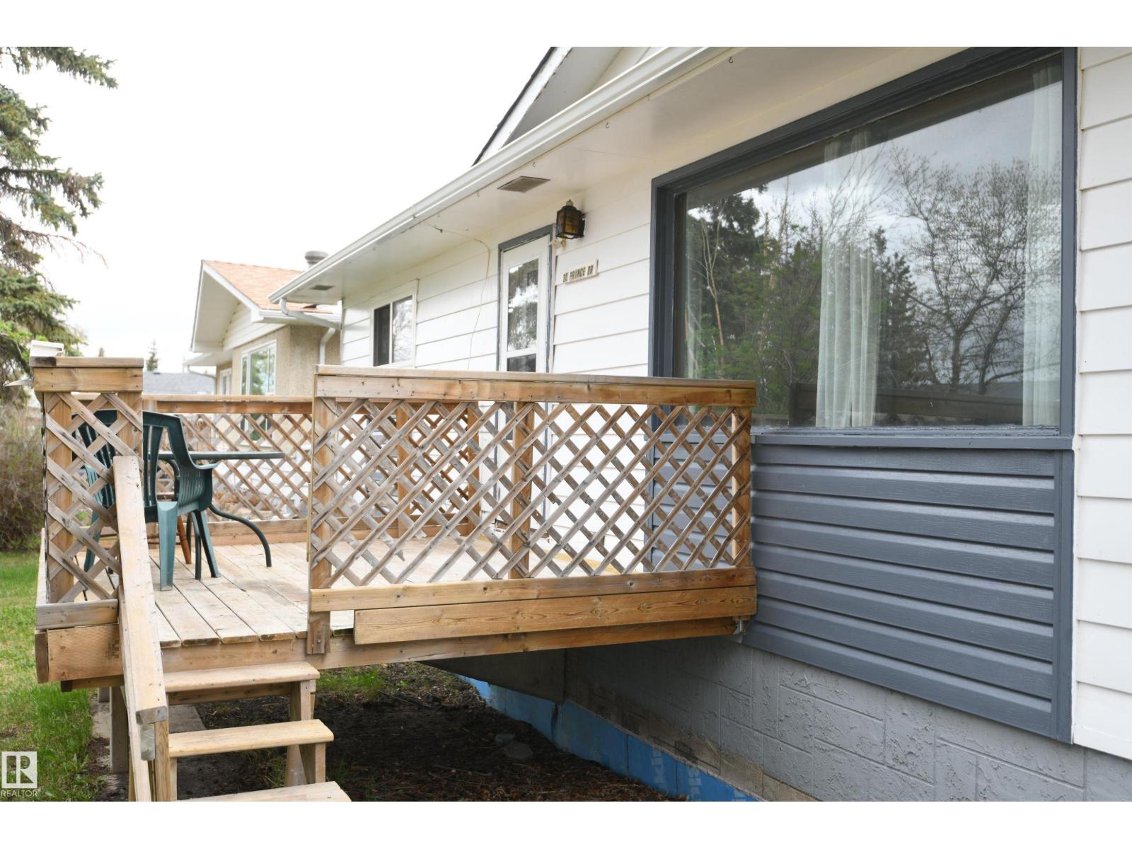 30 PRINCE DR - 9