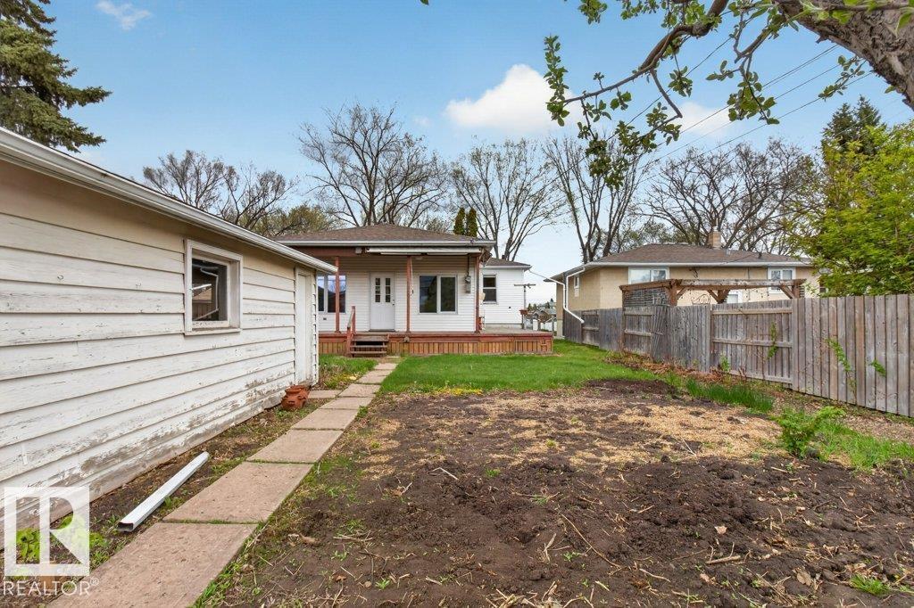 10640 79 ST NW NW - 32