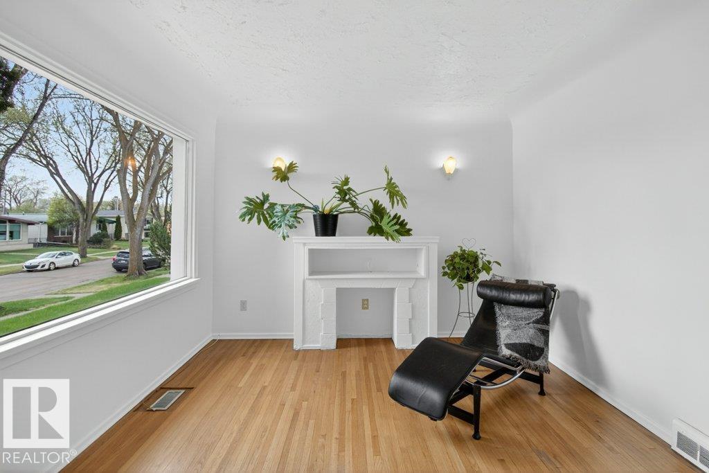 10640 79 ST NW NW - 4