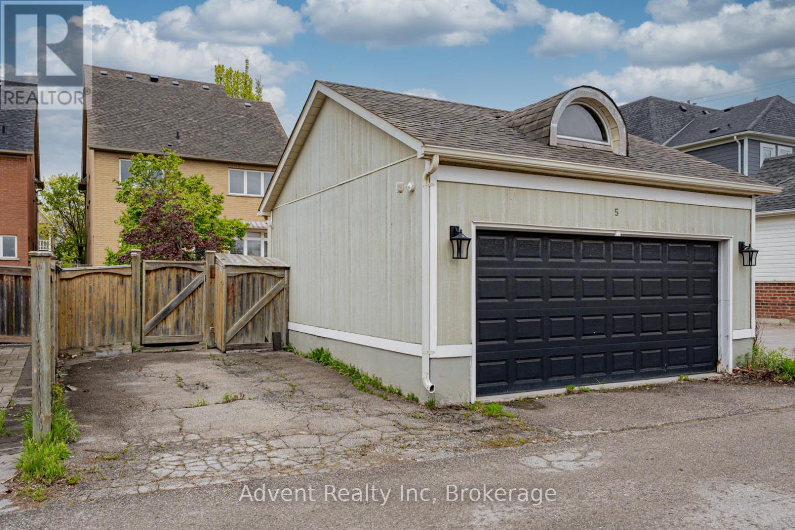 5 ANGUS GLEN BOULEVARD - 44