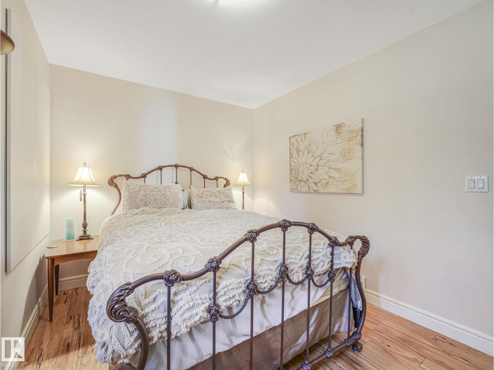 517 5th ST - 43