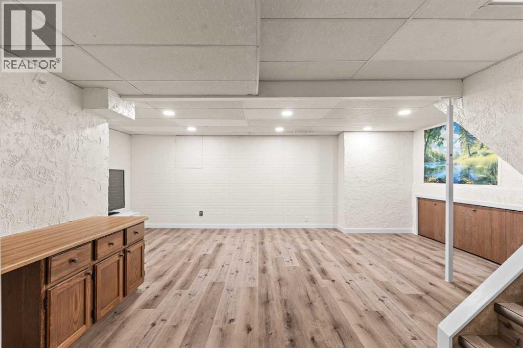 5811 Templehill Road NE - 25