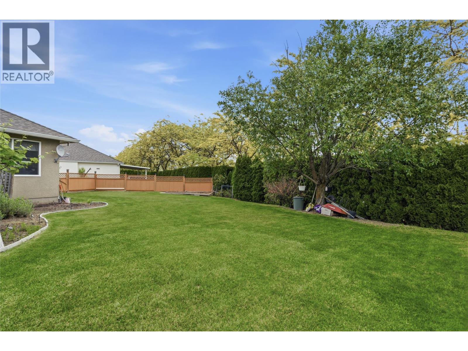 137 445 Yates Road North, Kelowna