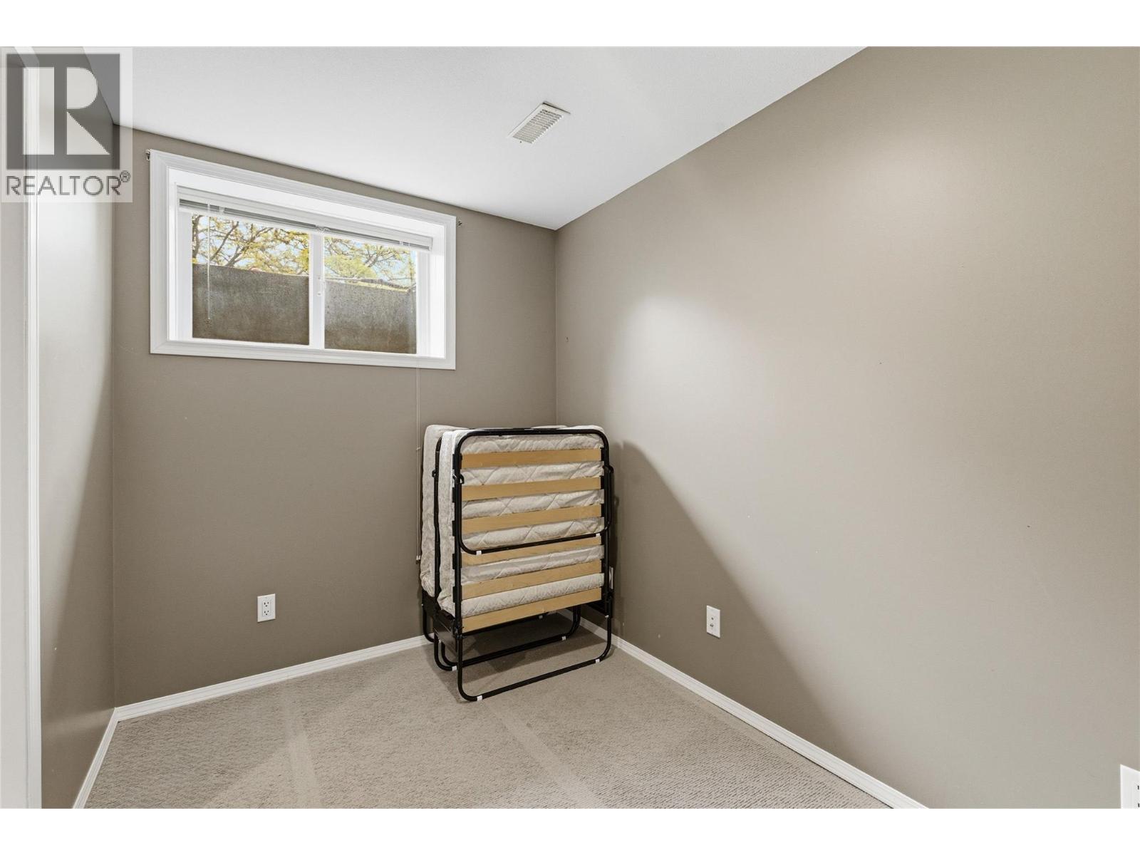 137 445 Yates Road North, Kelowna