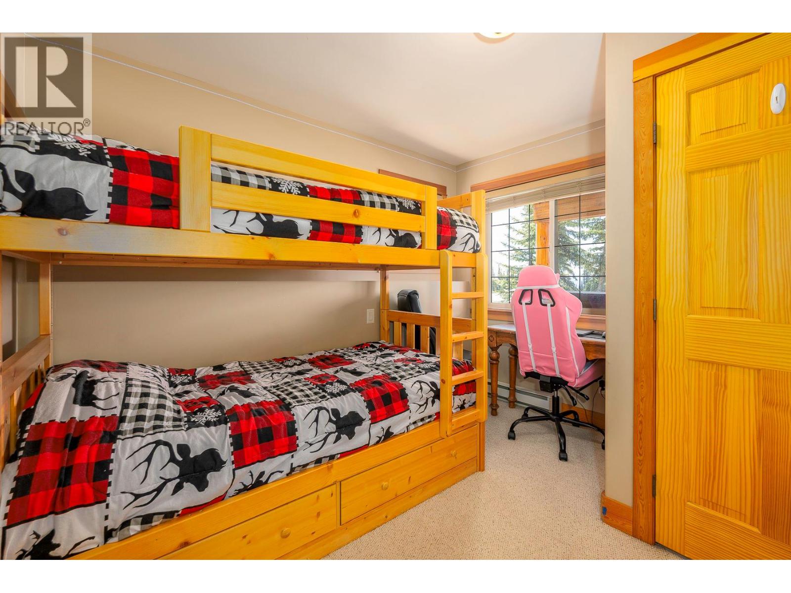 5015 Snowbird Way Unit# 12, Big White