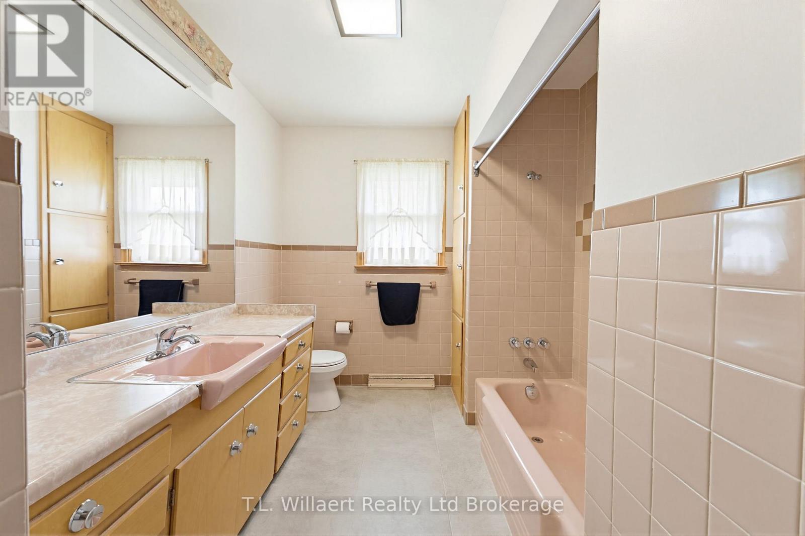 70 ALBERT STREET - 22