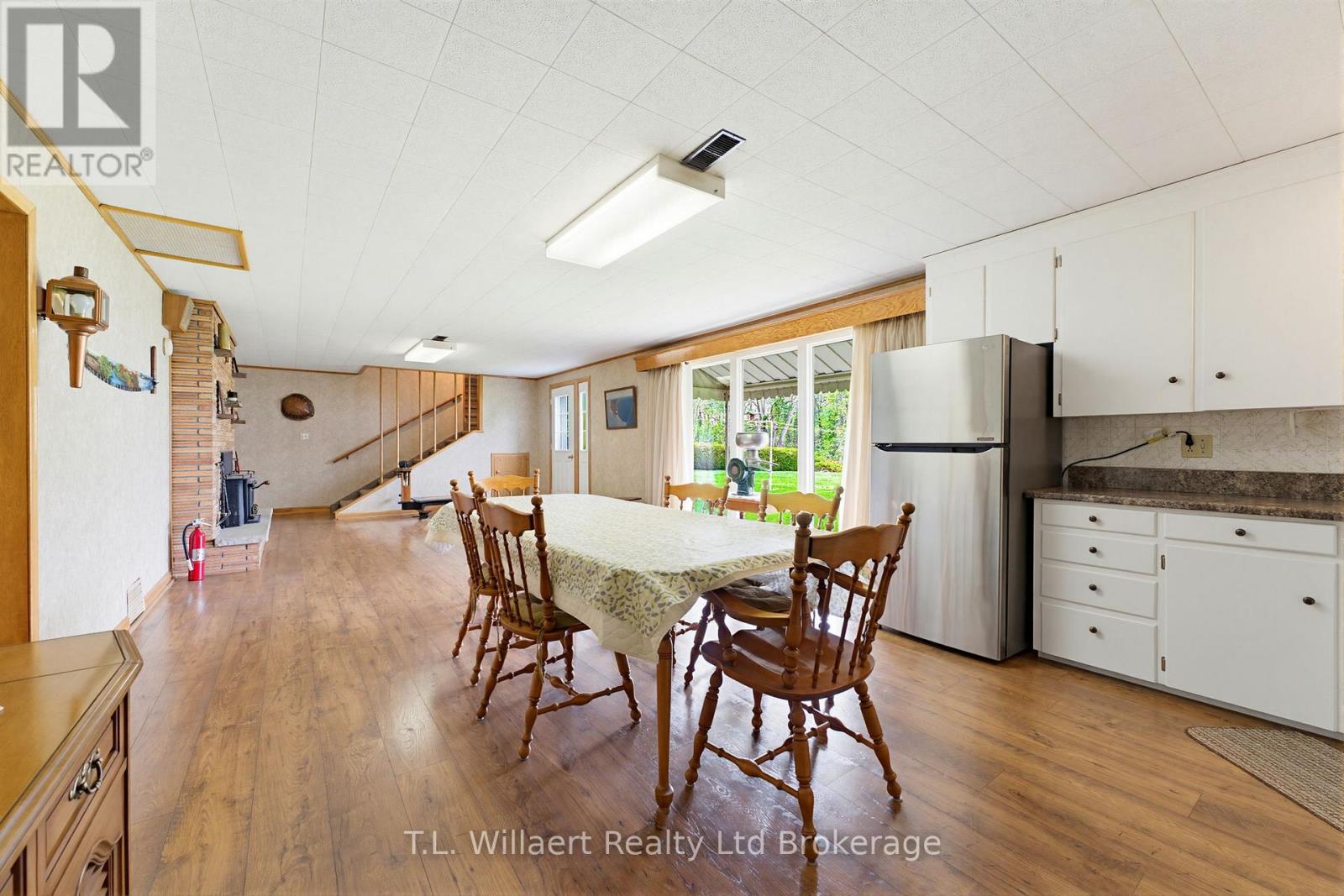 70 ALBERT STREET - 32