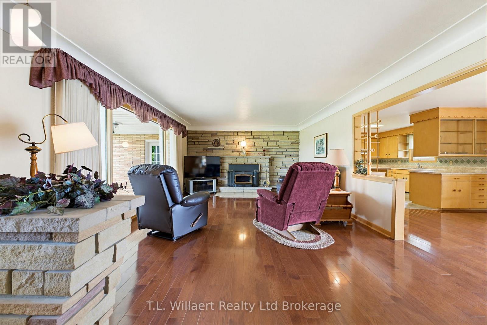 70 ALBERT STREET - 7