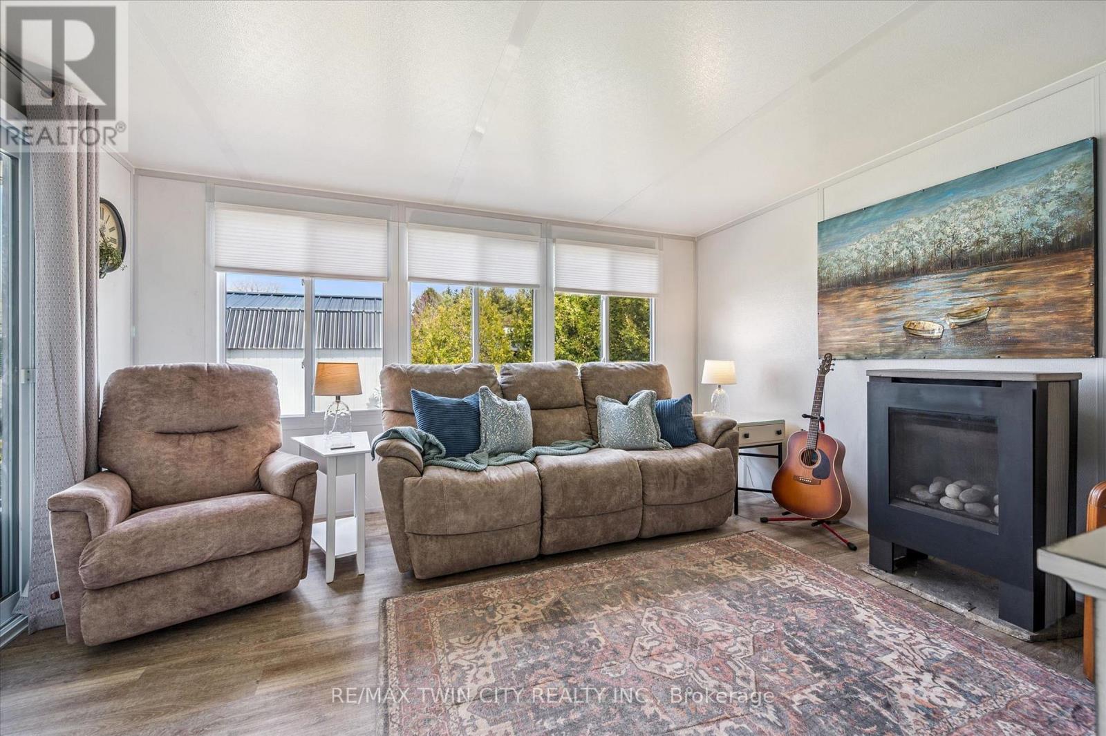 #83 930 LAKESHORE ROAD - 10