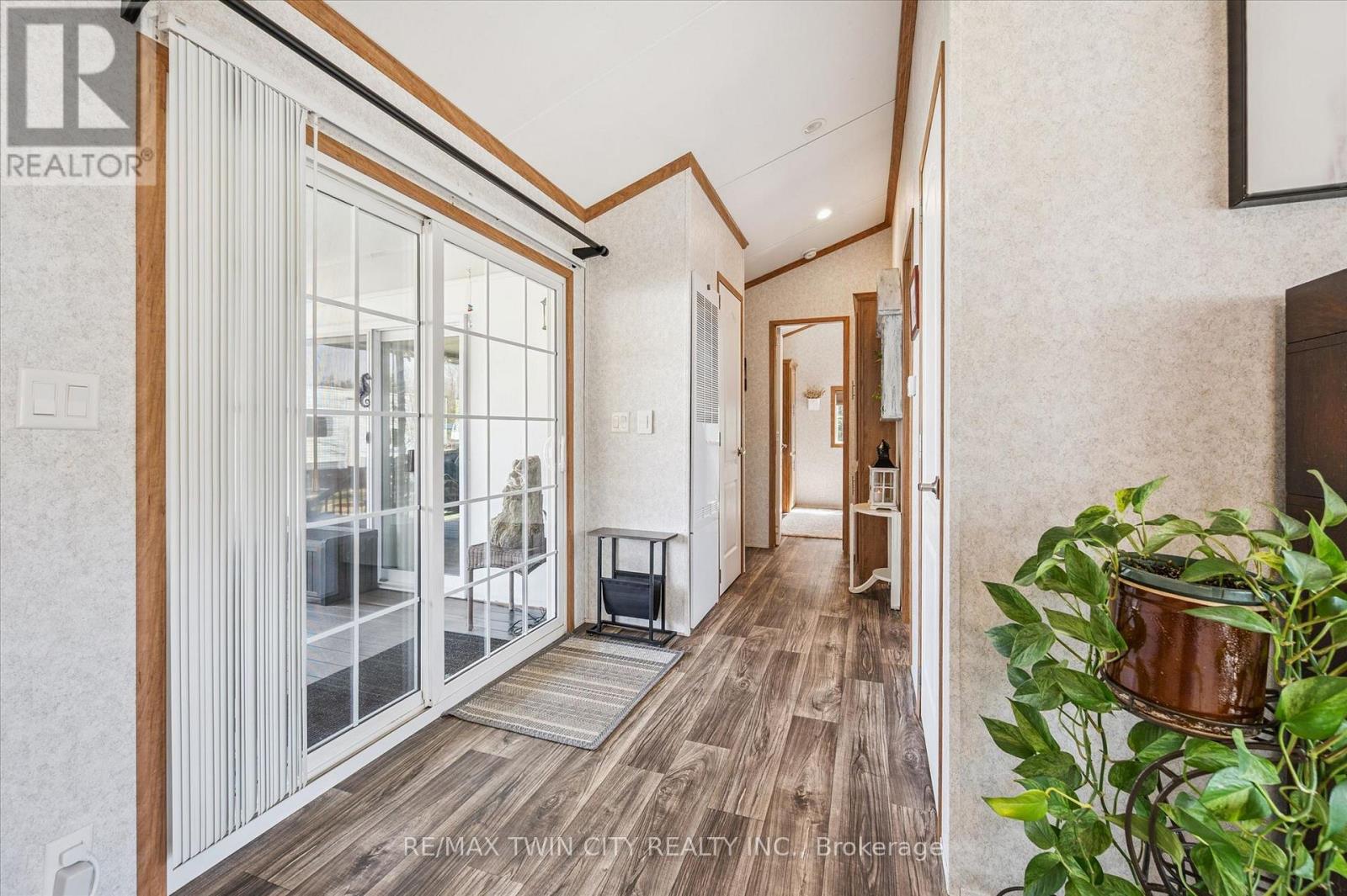 #83 930 LAKESHORE ROAD - 6