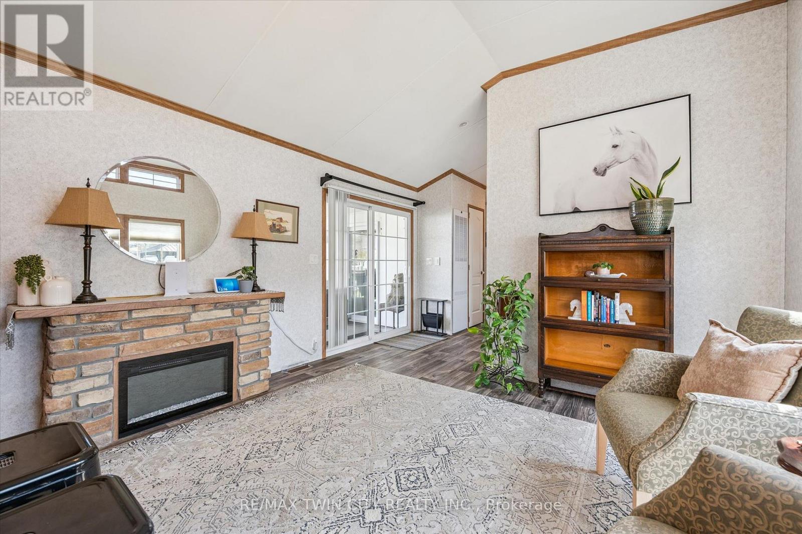#83 930 LAKESHORE ROAD - 11