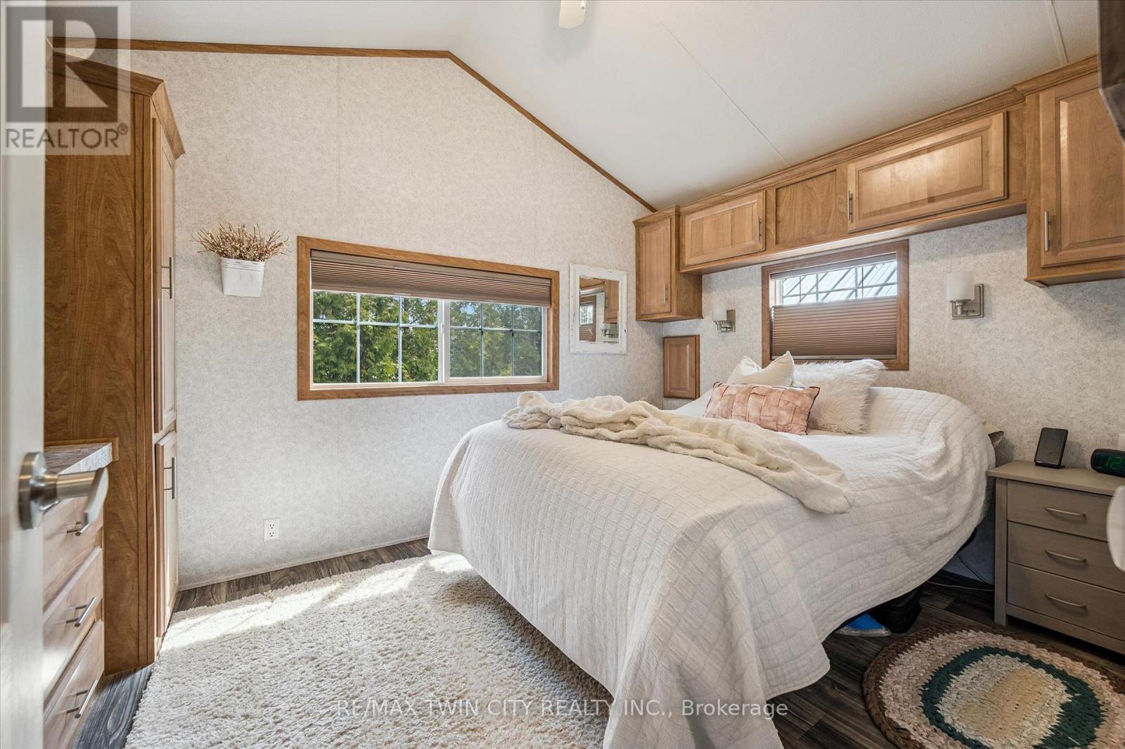 #83 930 LAKESHORE ROAD - 19