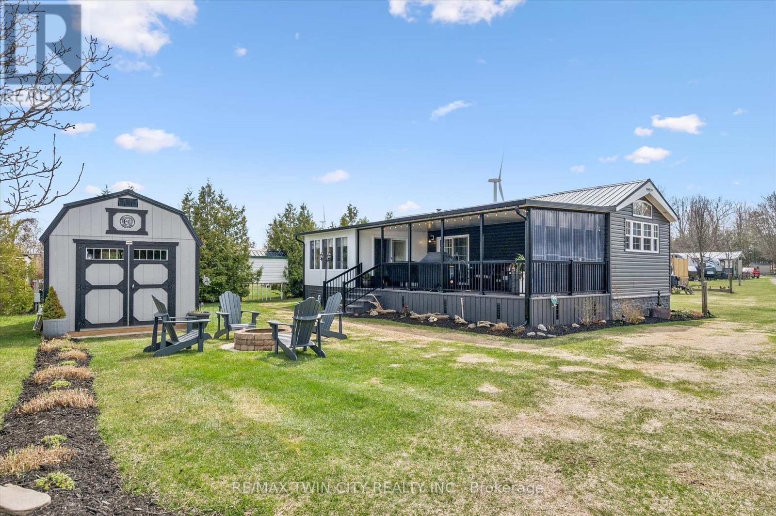 #83 930 LAKESHORE ROAD - 35