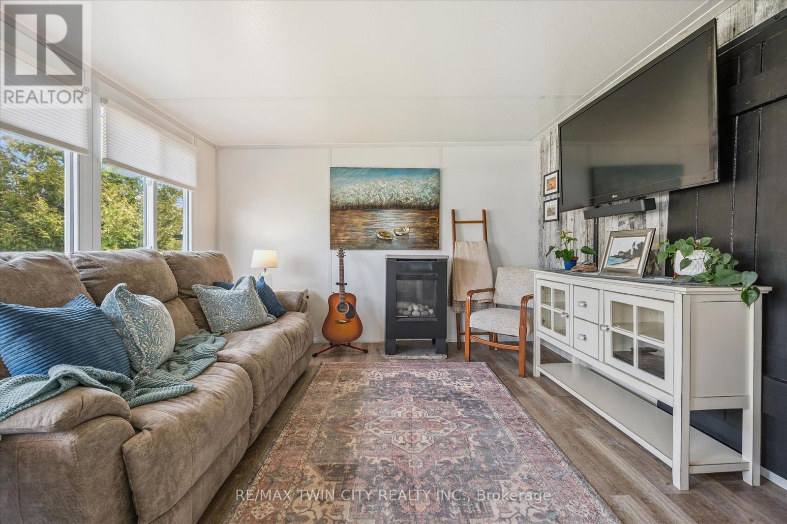 #83 930 LAKESHORE ROAD - 8
