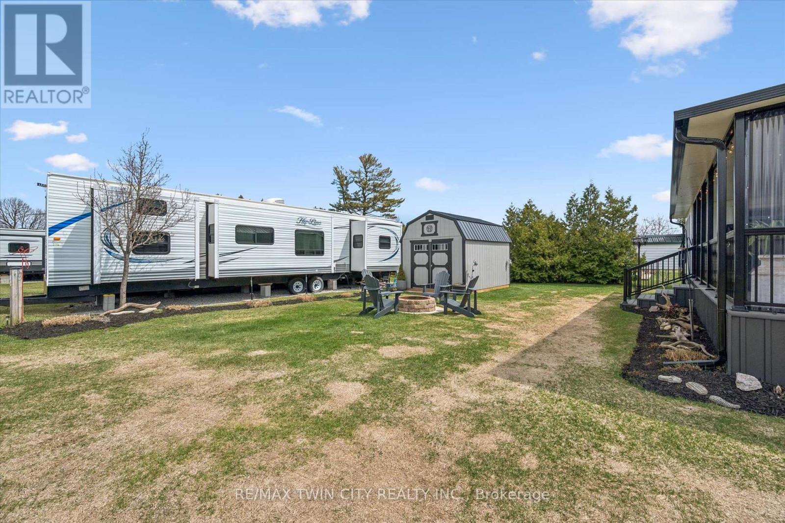 #83 930 LAKESHORE ROAD - 41