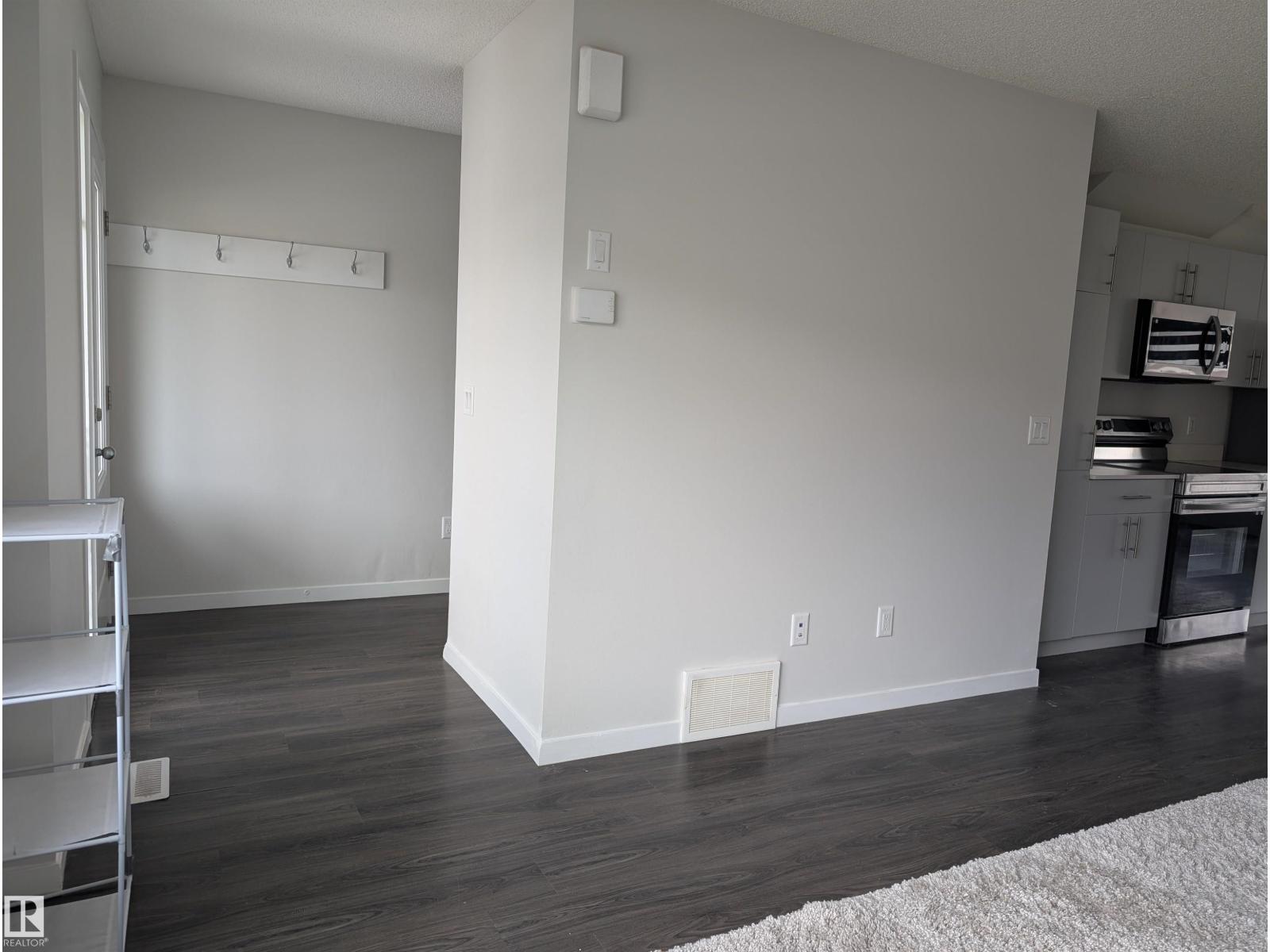 17619 49 ST NW - 3