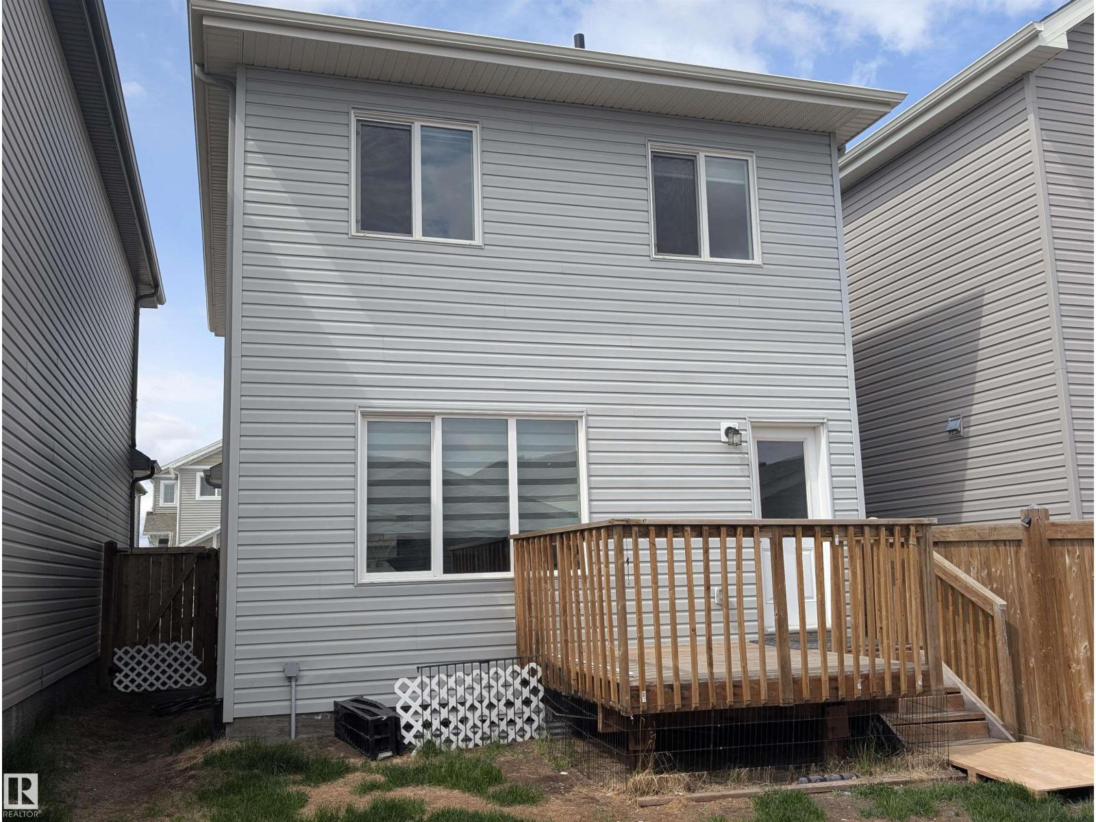 17619 49 ST NW - 17