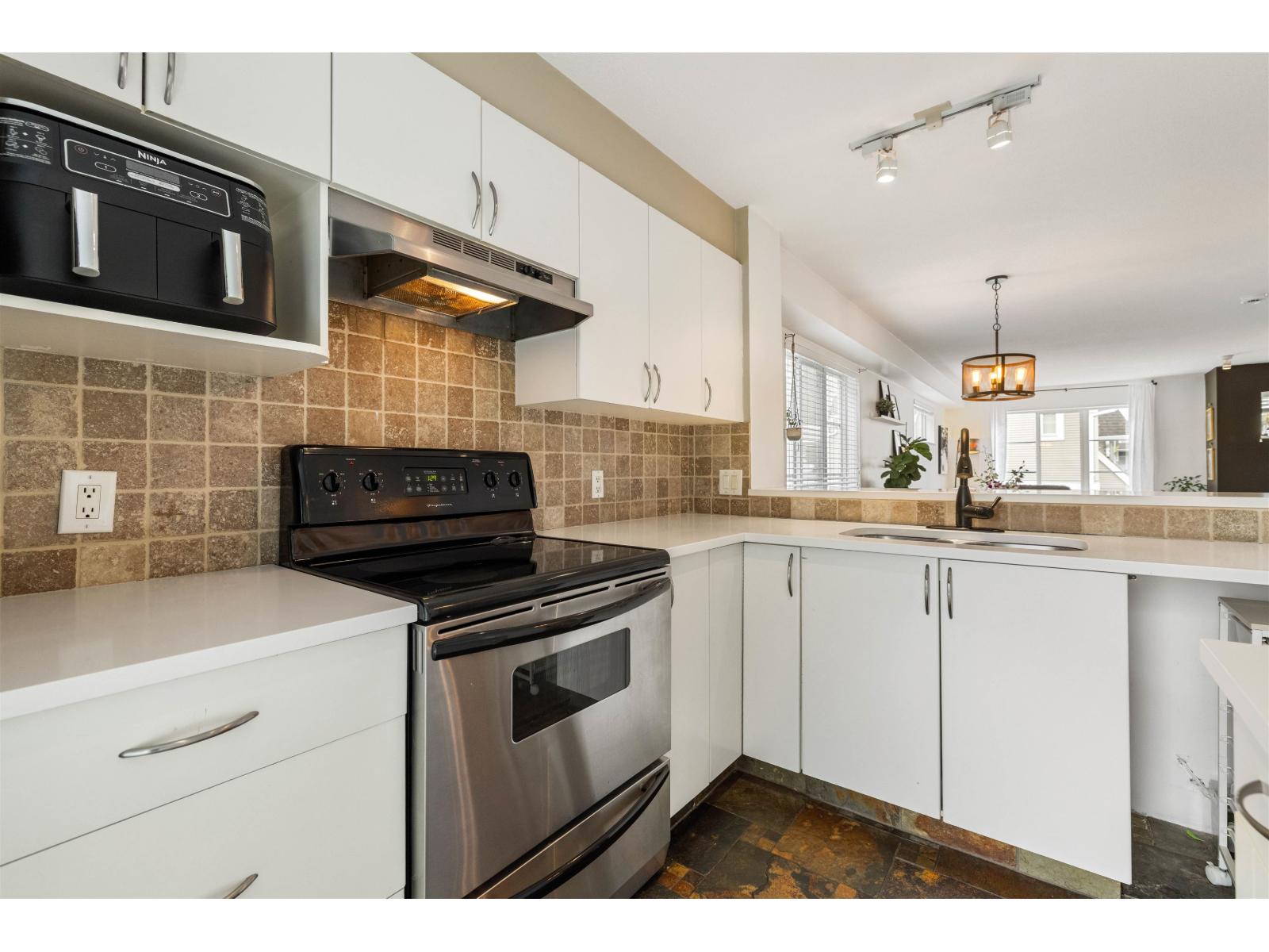 102 15175 62A AVENUE, Surrey