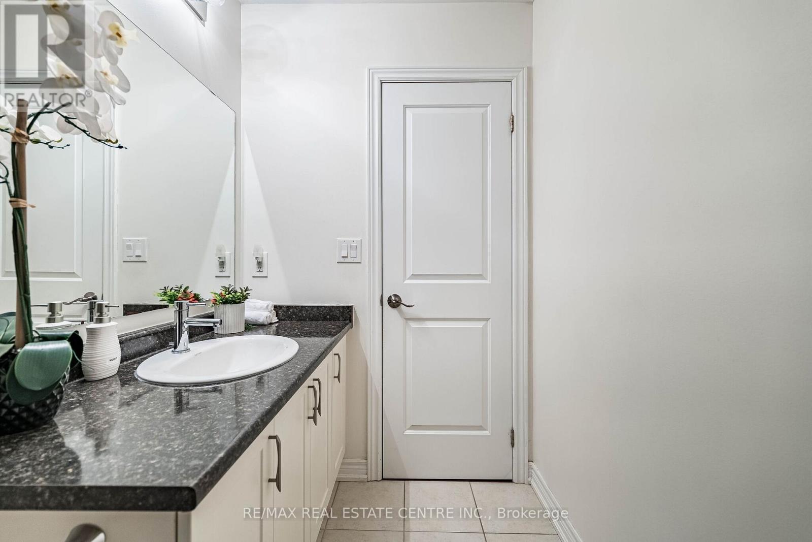 248 INSPIRE BOULEVARD - 40