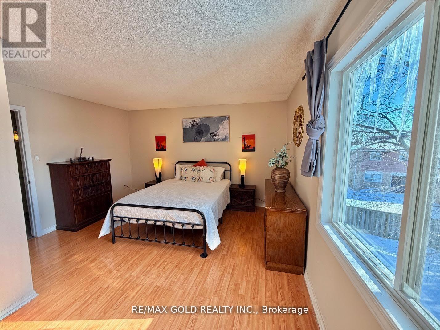 #26 7707 DARCEL AVENUE - 19