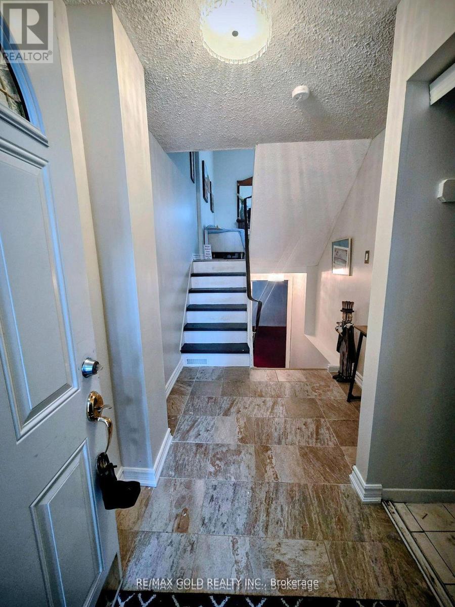 #26 7707 DARCEL AVENUE - 6
