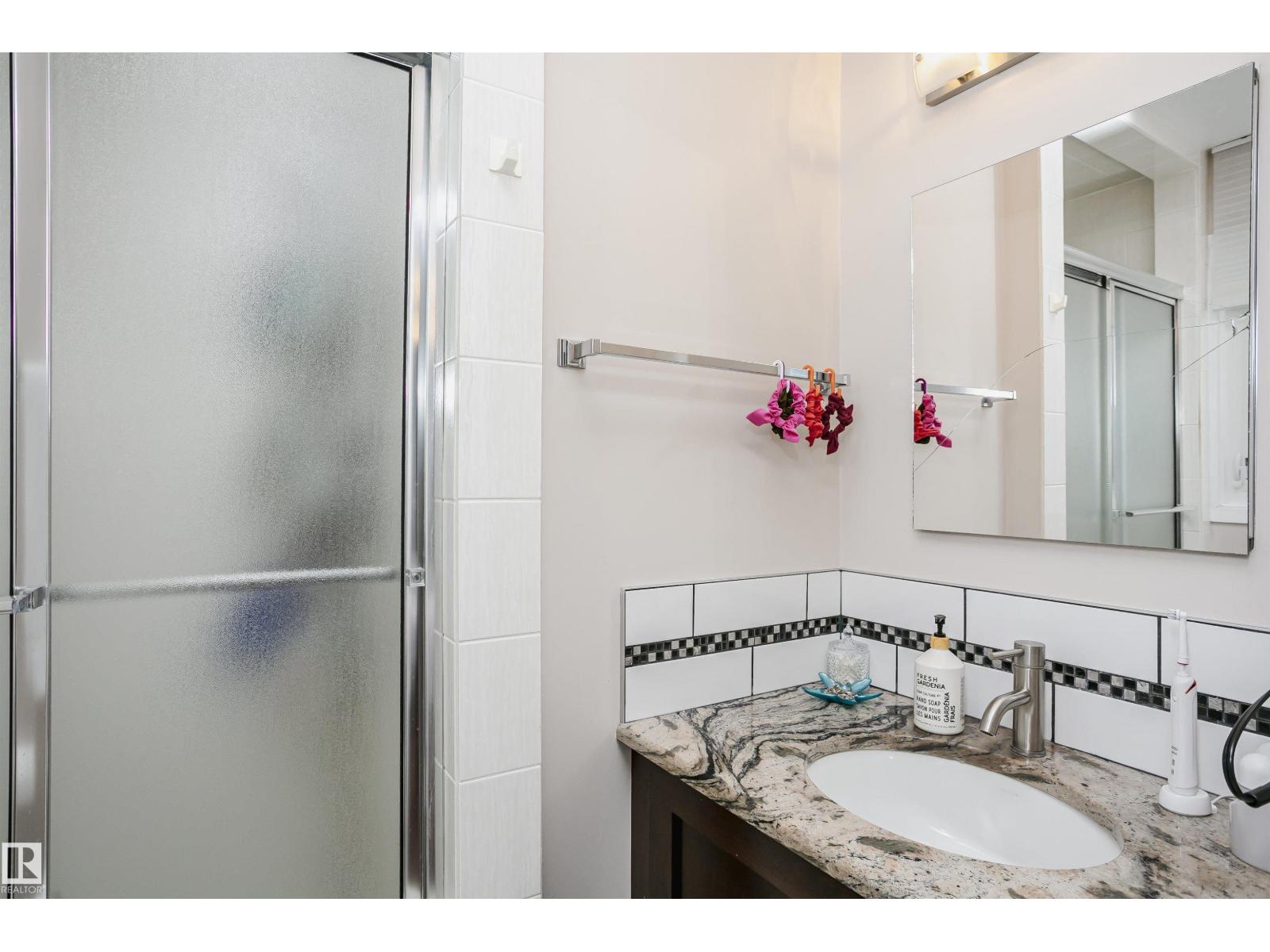 14719 59 AV NW - 17