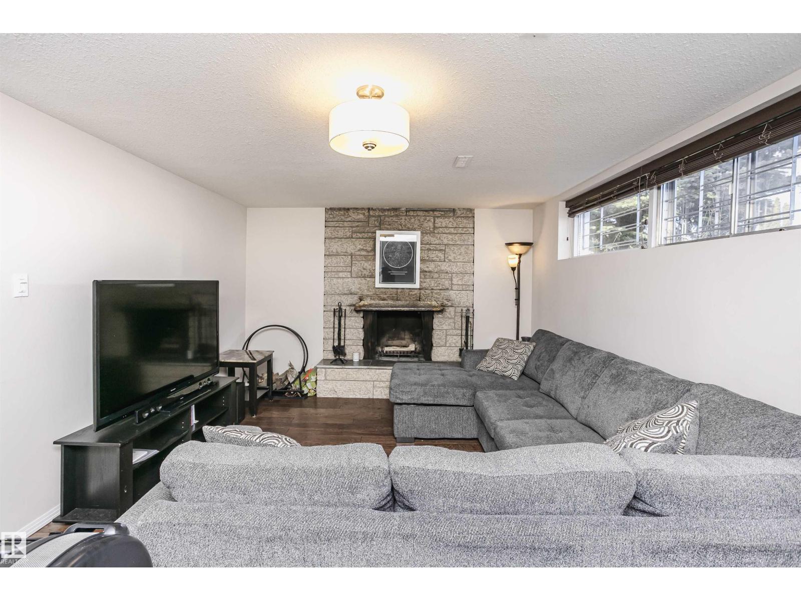 14719 59 AV NW - 22
