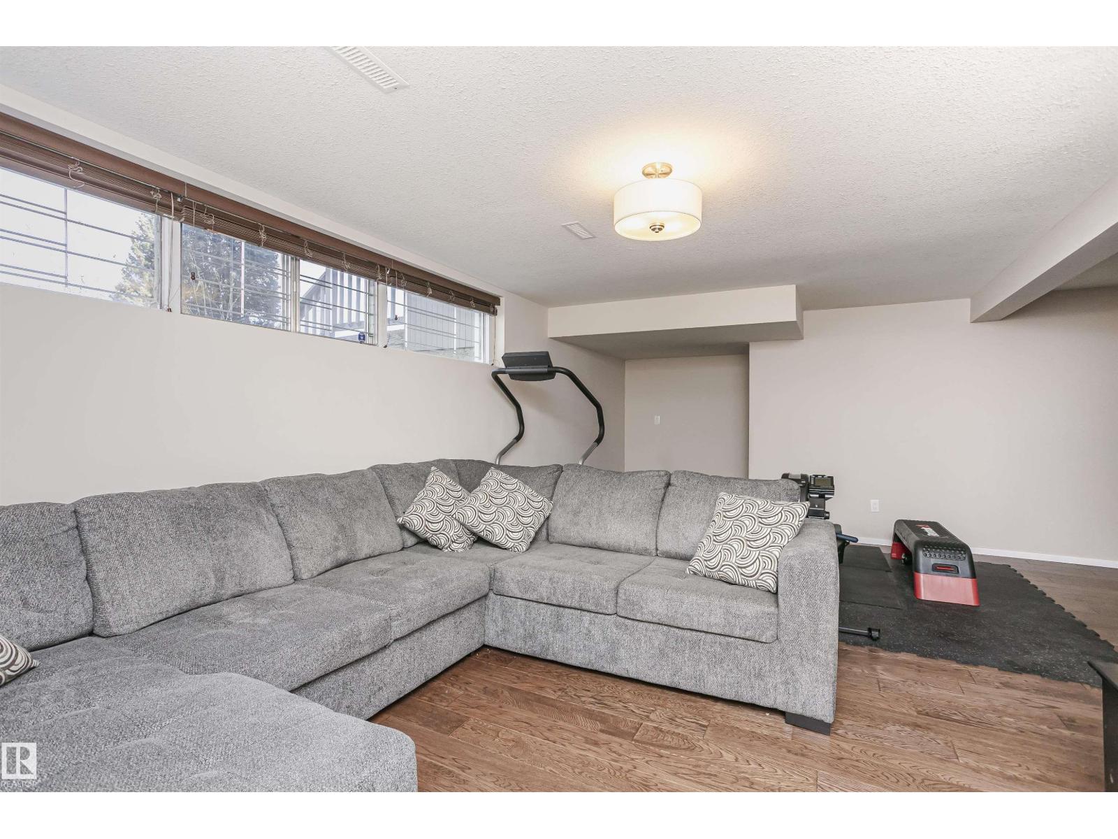 14719 59 AV NW - 23