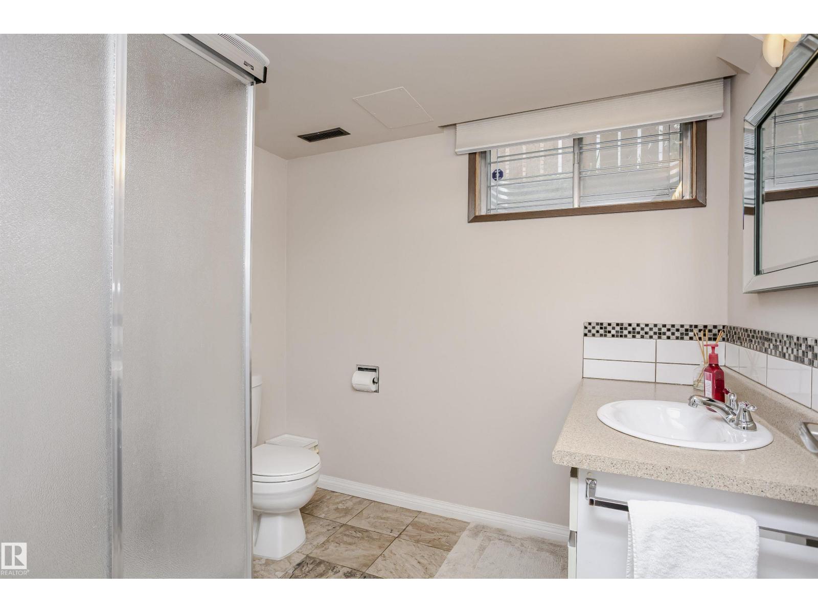 14719 59 AV NW - 26