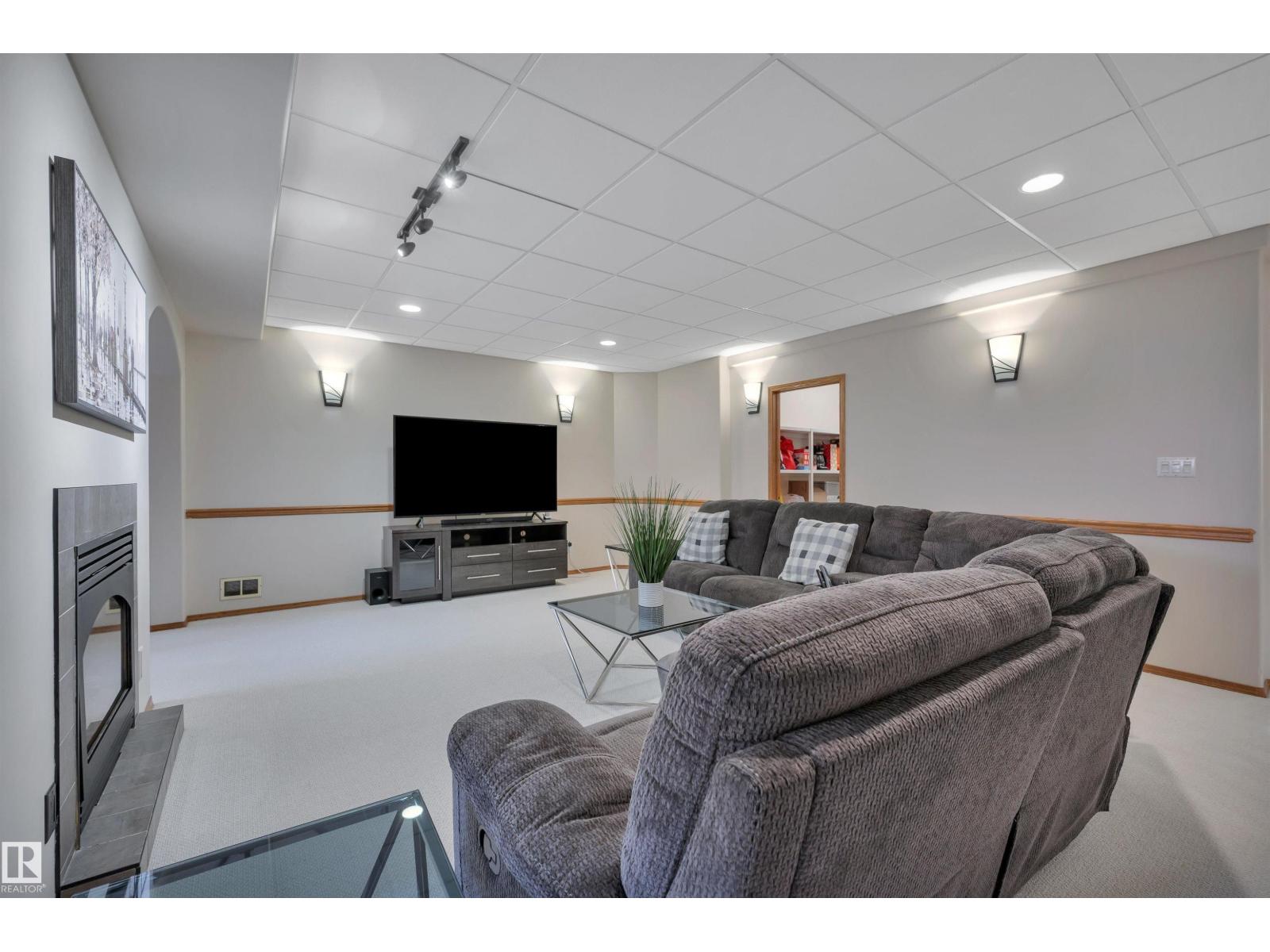 479 ESTATE DR - 34