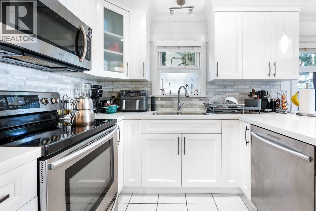 38 889 TOBRUCK AVENUE, North Vancouver