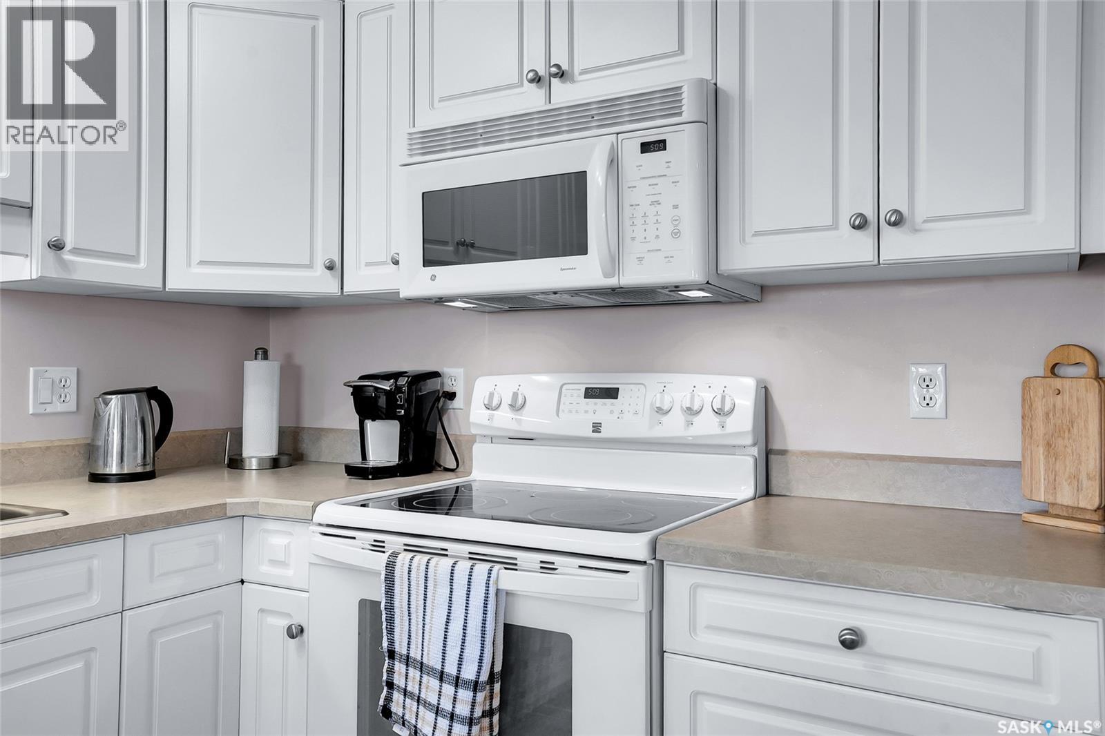 #215 2213 Adelaide STREET E - 14