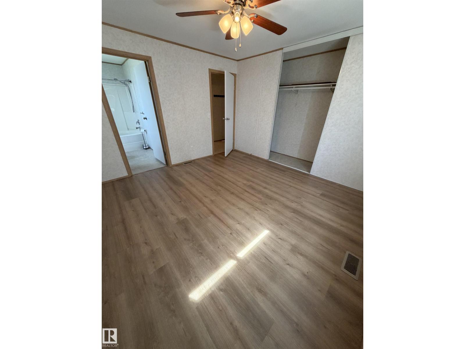 5031 52 ST — photo 16