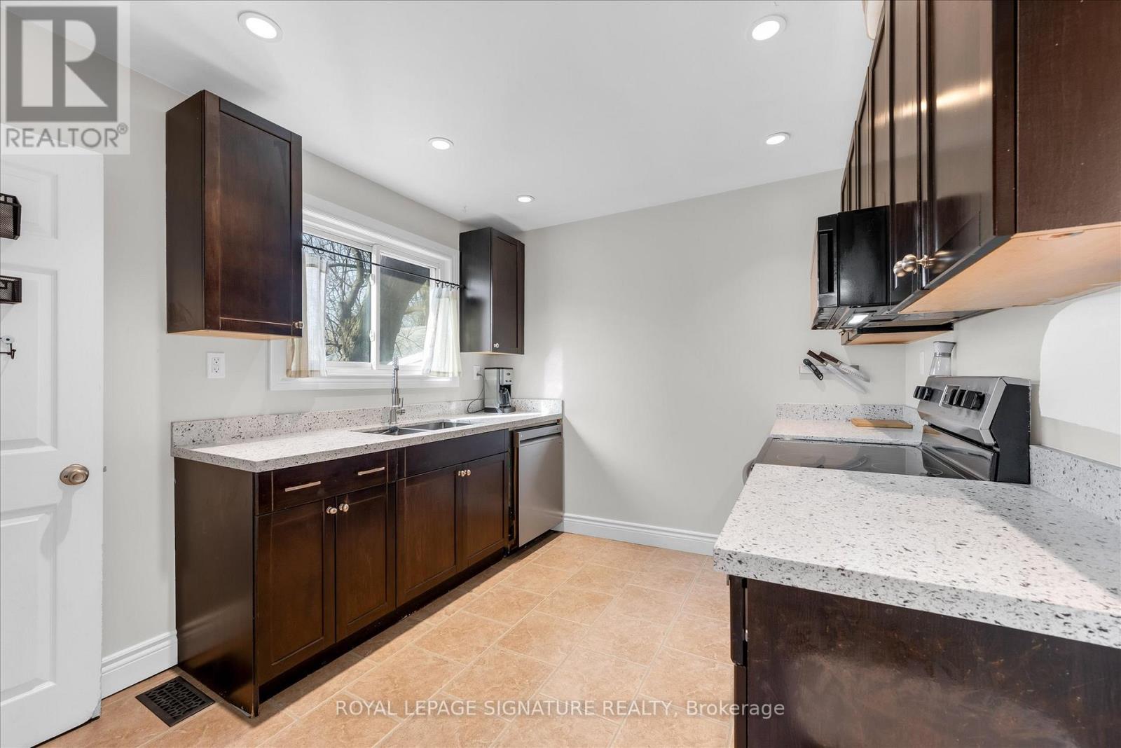 41 ELGIN STREET - 13