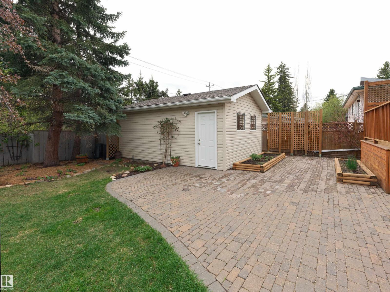 11635 72 AV NW - 36