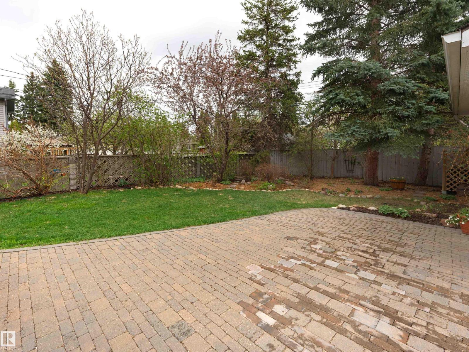 11635 72 AV NW - 39