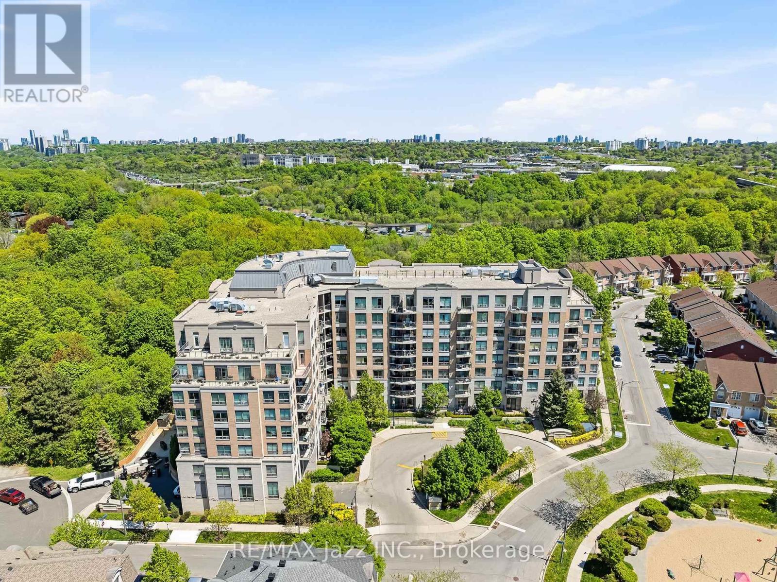 #307 16 DALLIMORE CIRCLE - Image 2