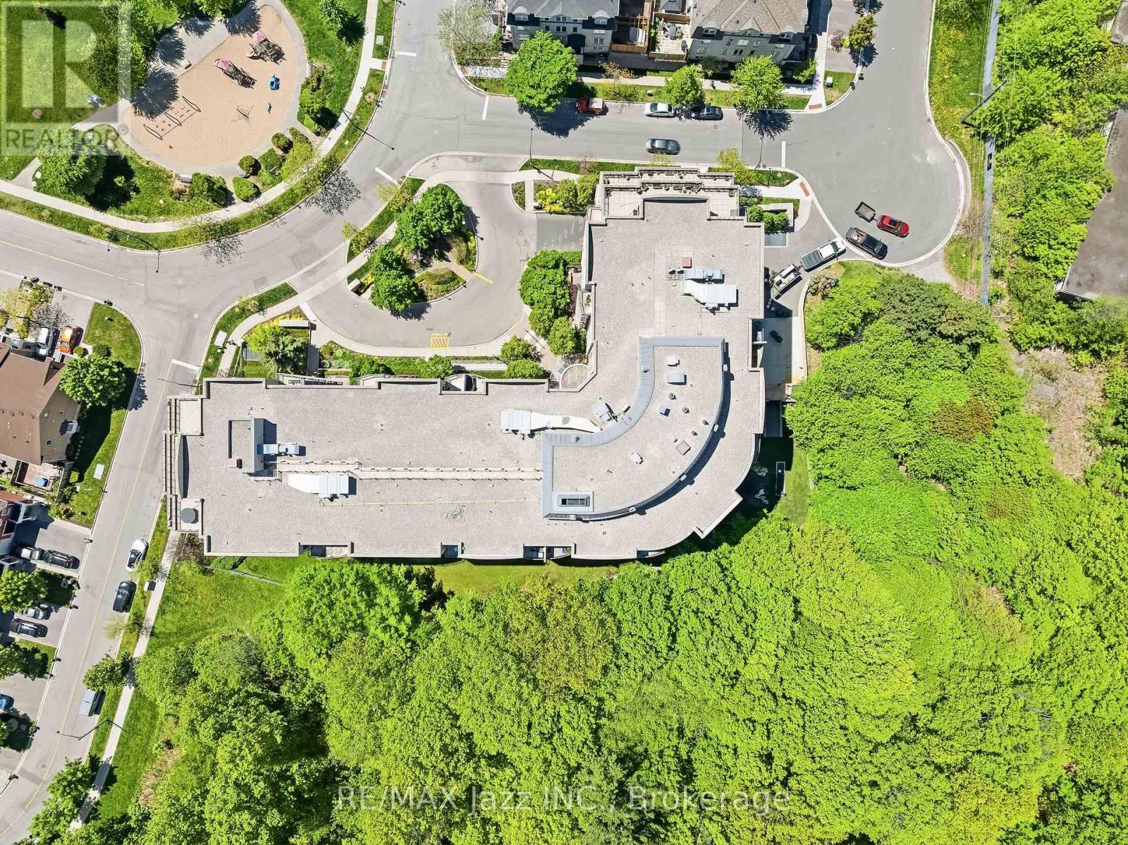 #307 16 DALLIMORE CIRCLE - Image 3