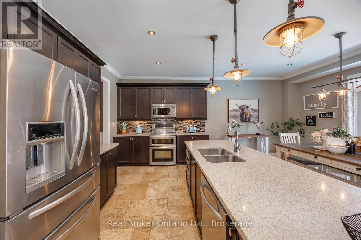 42 TED MILLER CRESCENT - 21