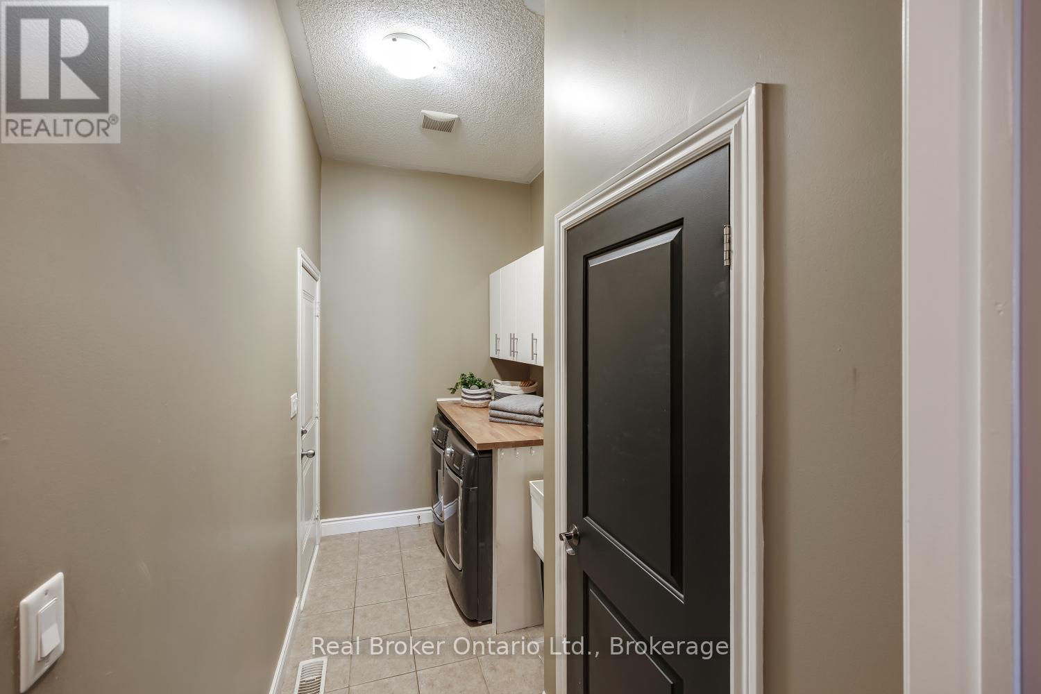 42 TED MILLER CRESCENT - 25