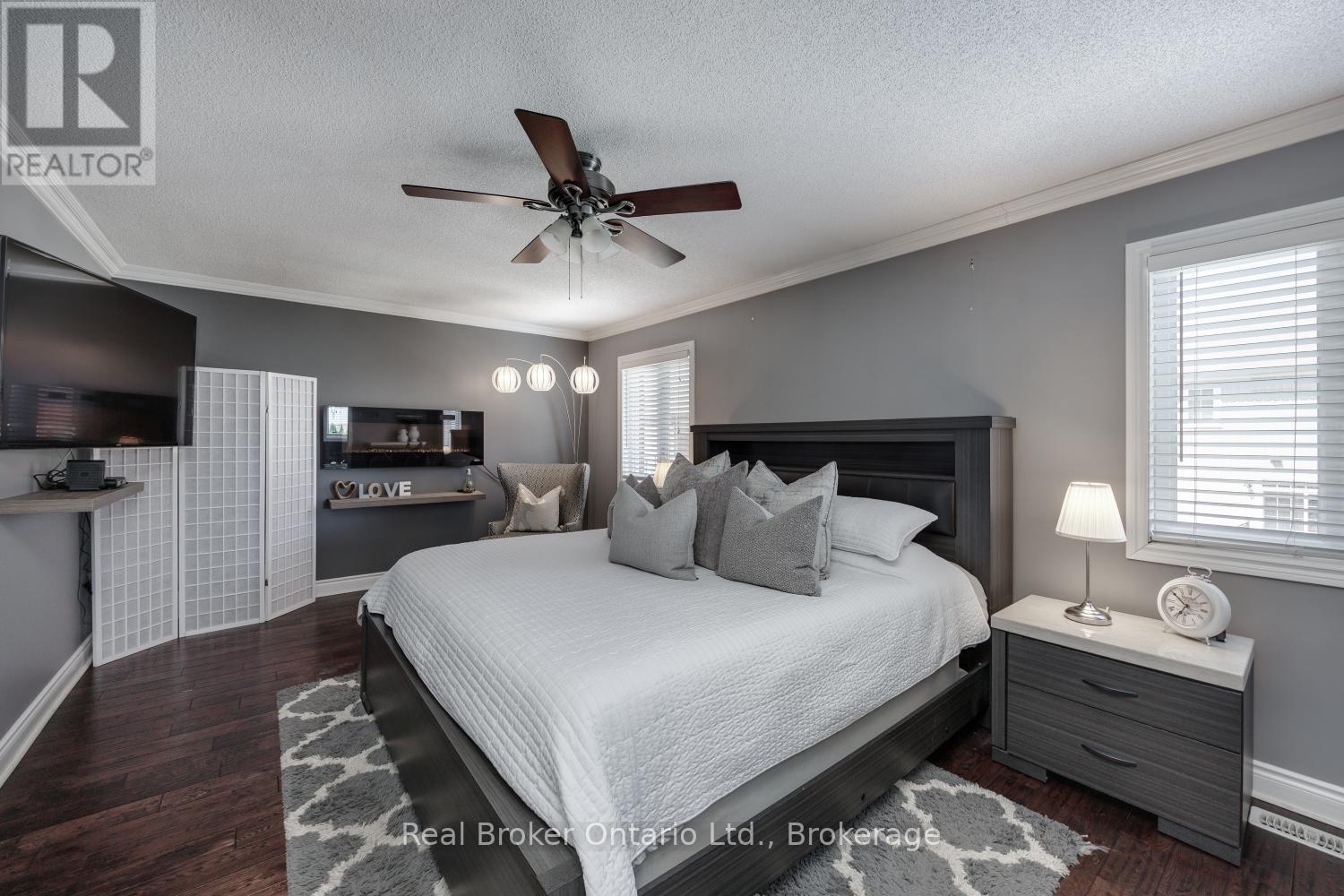 42 TED MILLER CRESCENT - 29