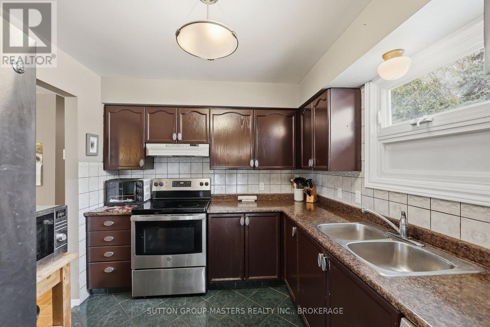 119 DAUPHIN AVENUE - 19