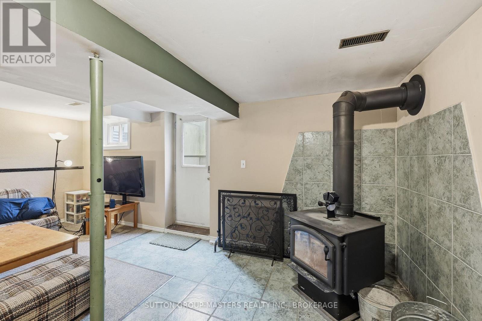 119 DAUPHIN AVENUE - 36