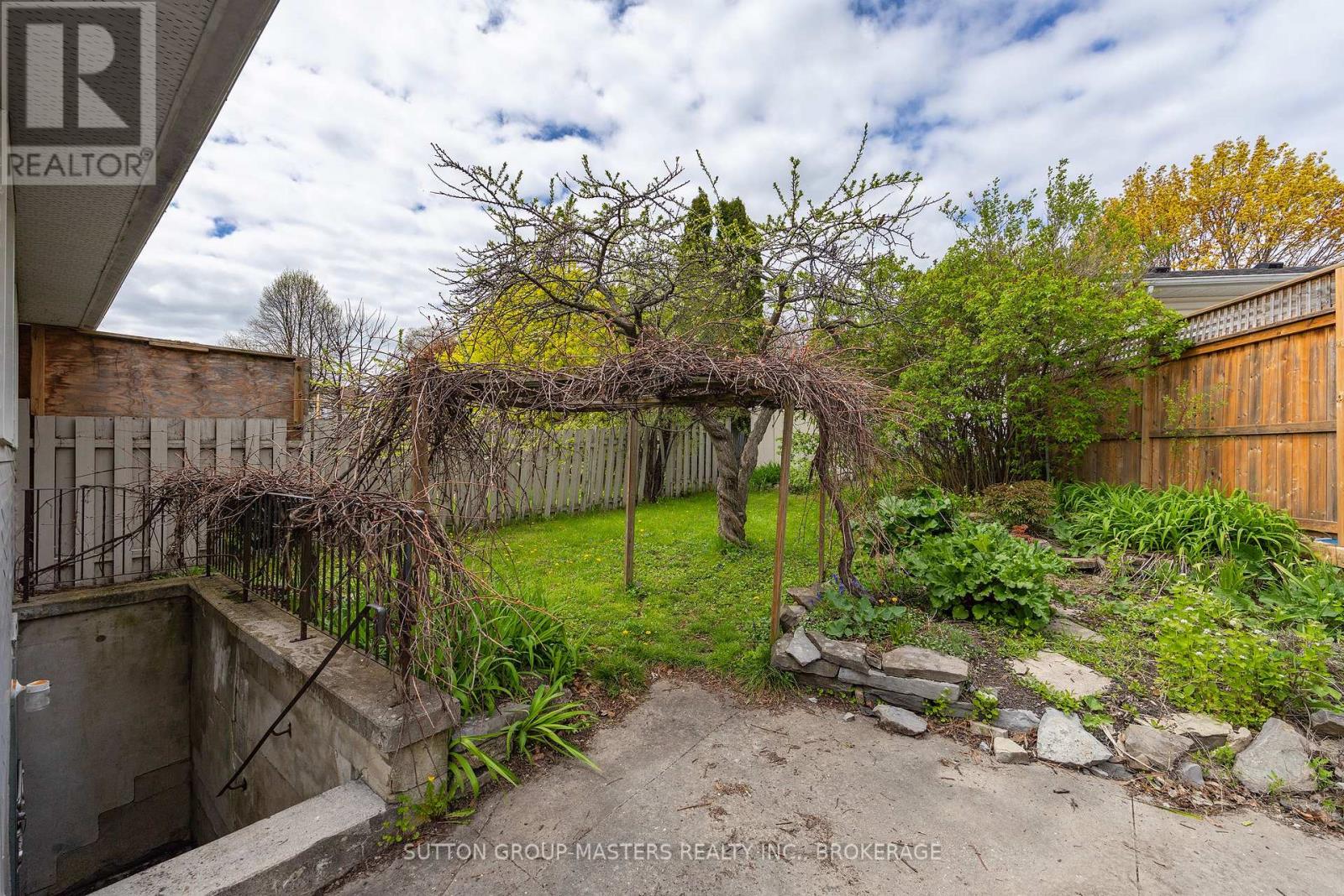 119 DAUPHIN AVENUE - 8