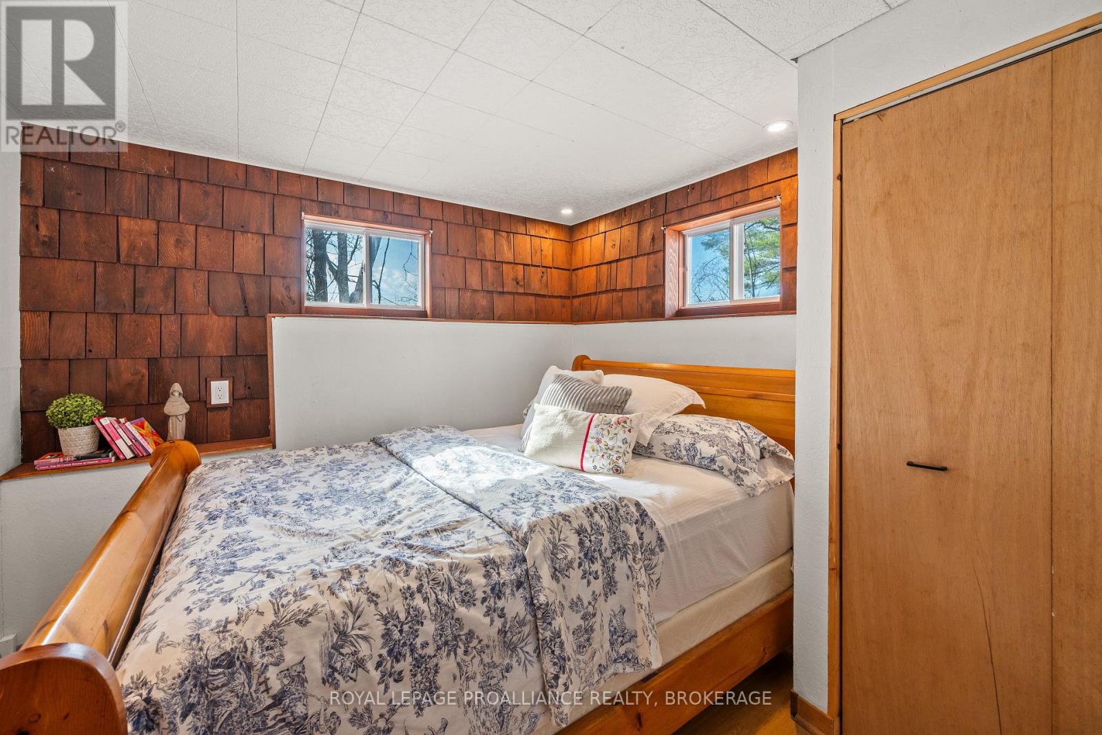 3860 DESERT LAKE ROAD - 40