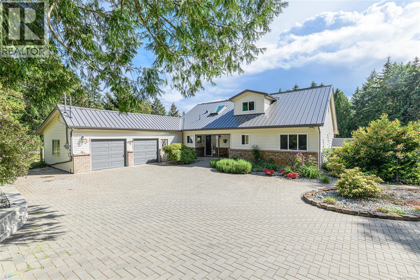 896 Chapman Rd - 1