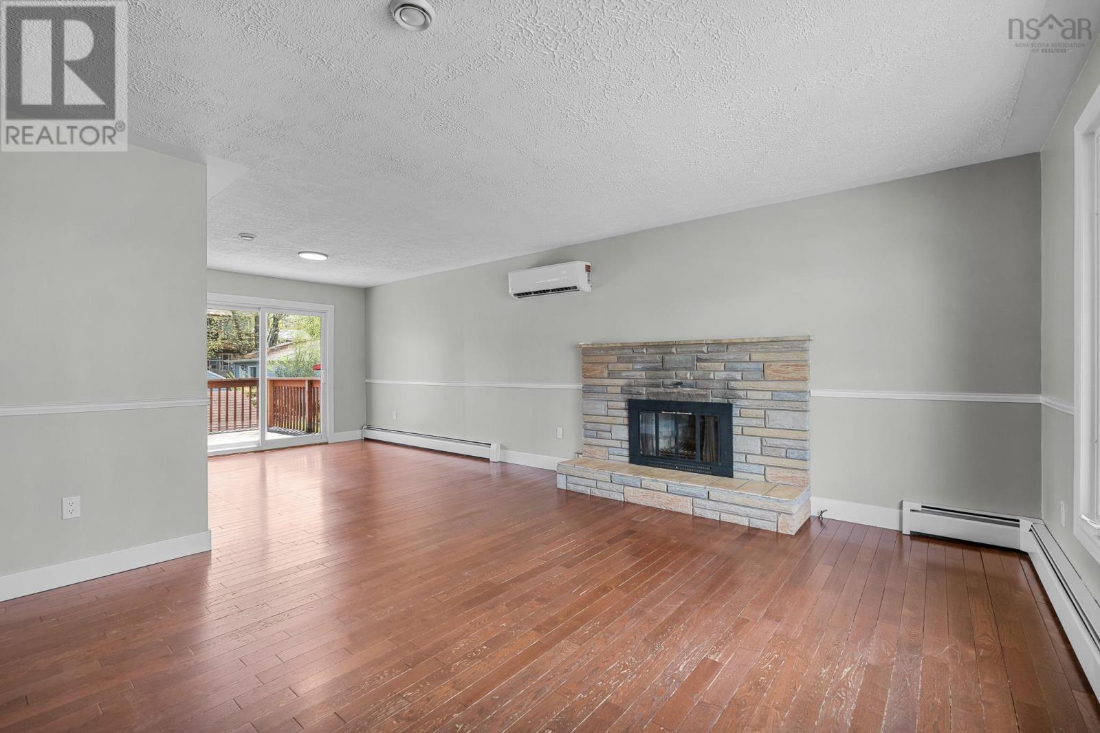 Property 23 of 39 of 11 Langevin Drive