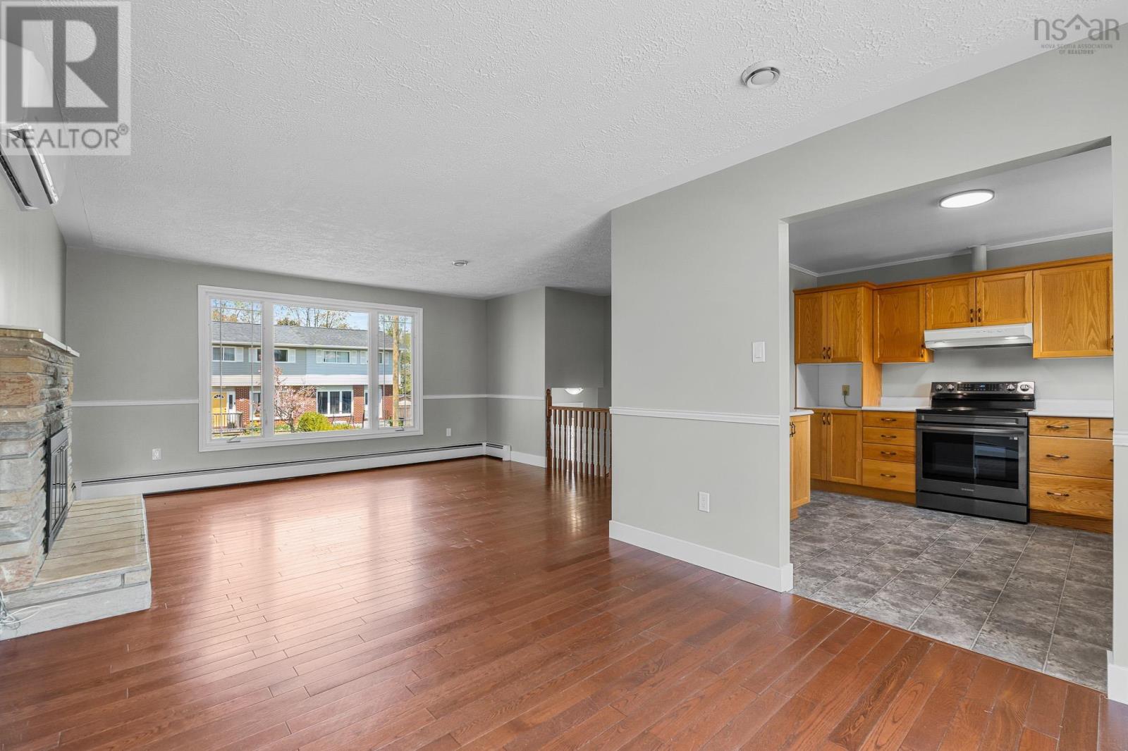 Property 8 of 39 of 11 Langevin Drive