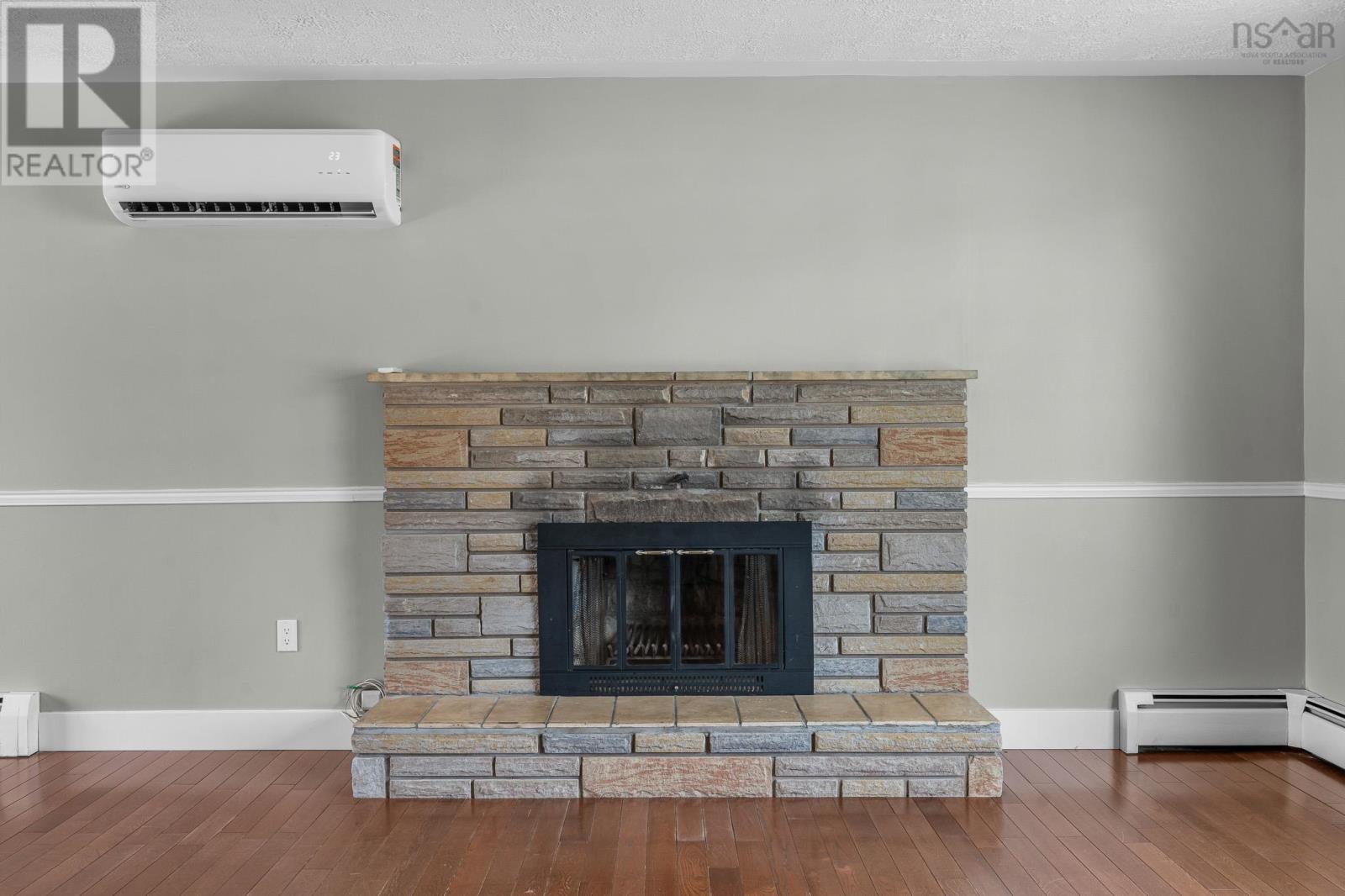 Property 28 of 39 of 11 Langevin Drive